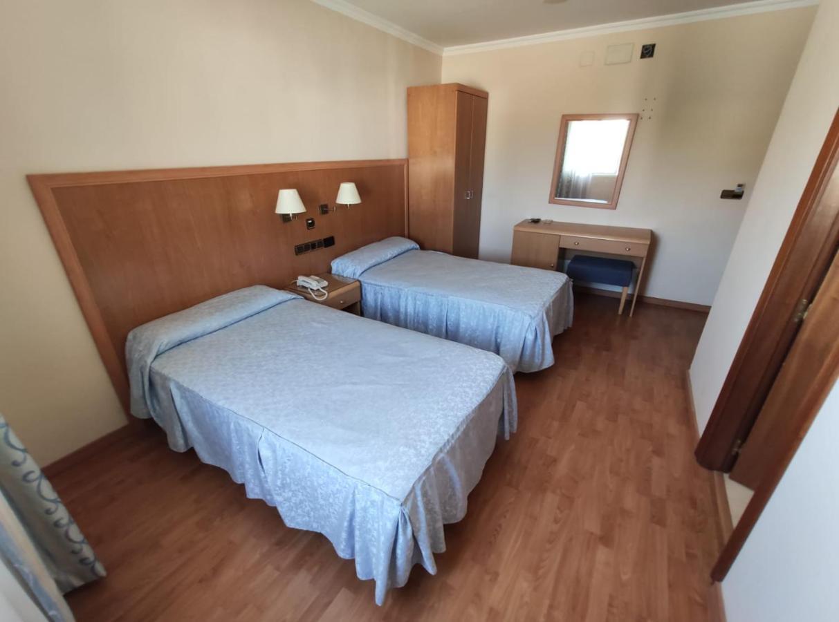 Hotel Lindaraja Atarfe ภายนอก รูปภาพ